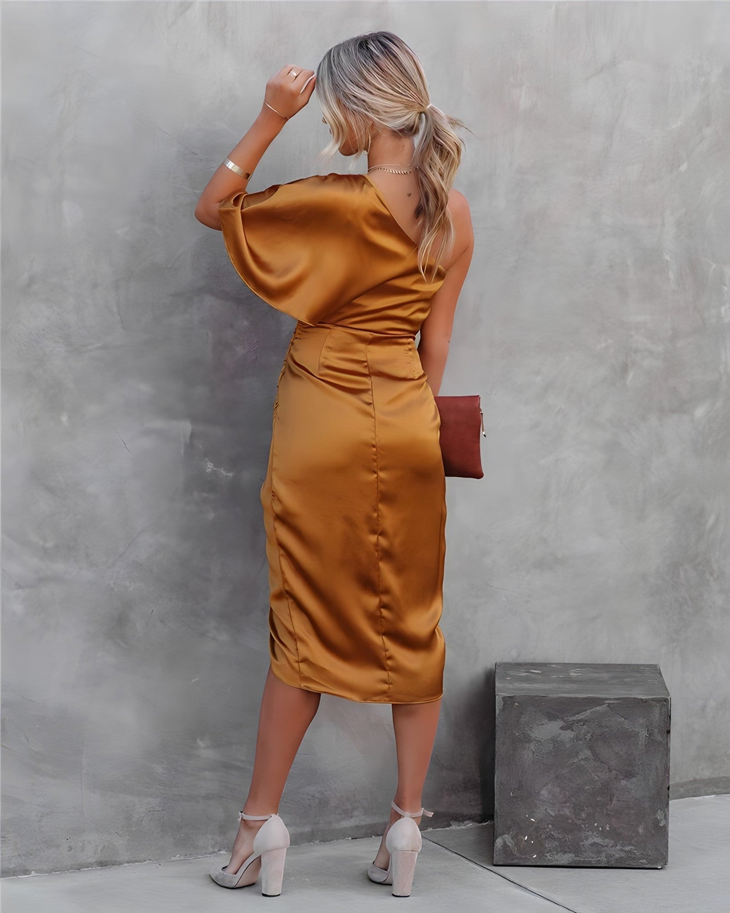 Goni™ | Elegant Midi Dress