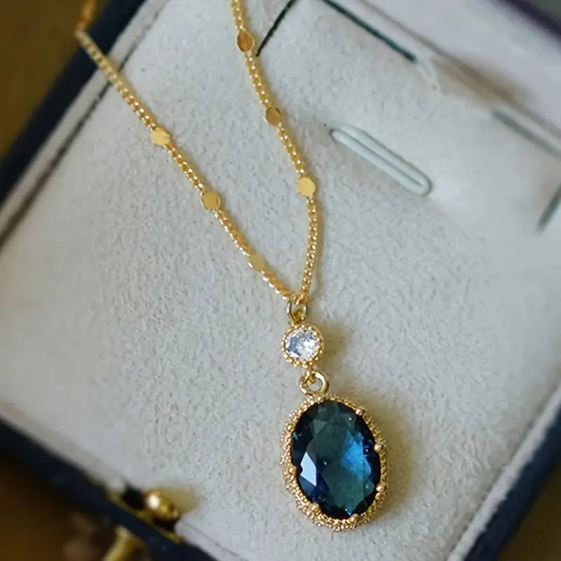 Sophisticated Moonlit Gold Necklace