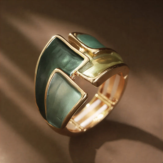 Emerald Leafshine Ring