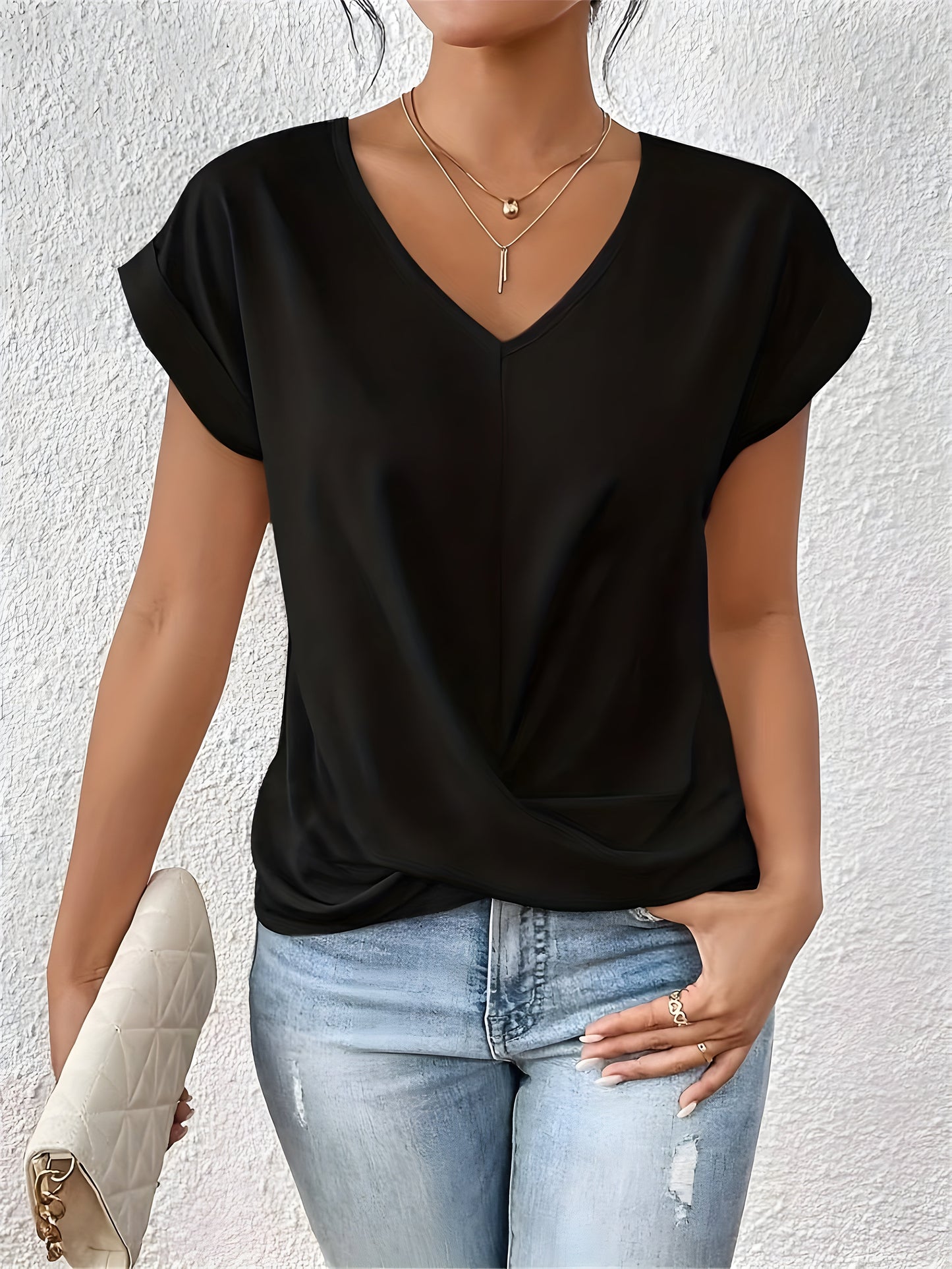BELLA | Timeless V-Neck Top with Classic Twist Detail