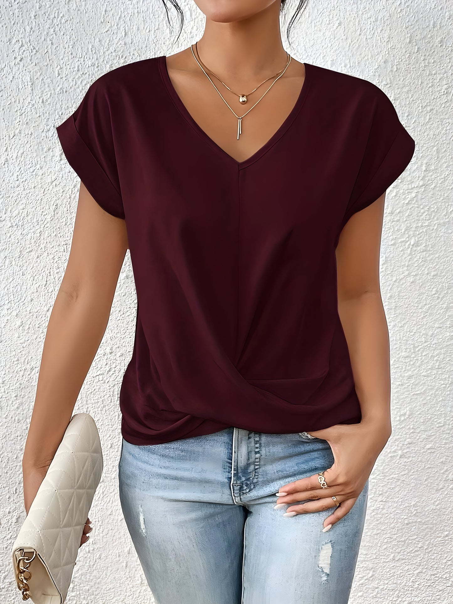 BELLA | Timeless V-Neck Top with Classic Twist Detail