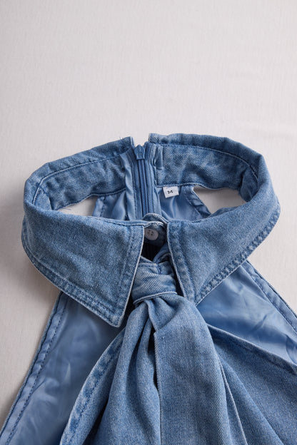 Stylish Sleeveless Halter Blouse with Neck Tie Detail